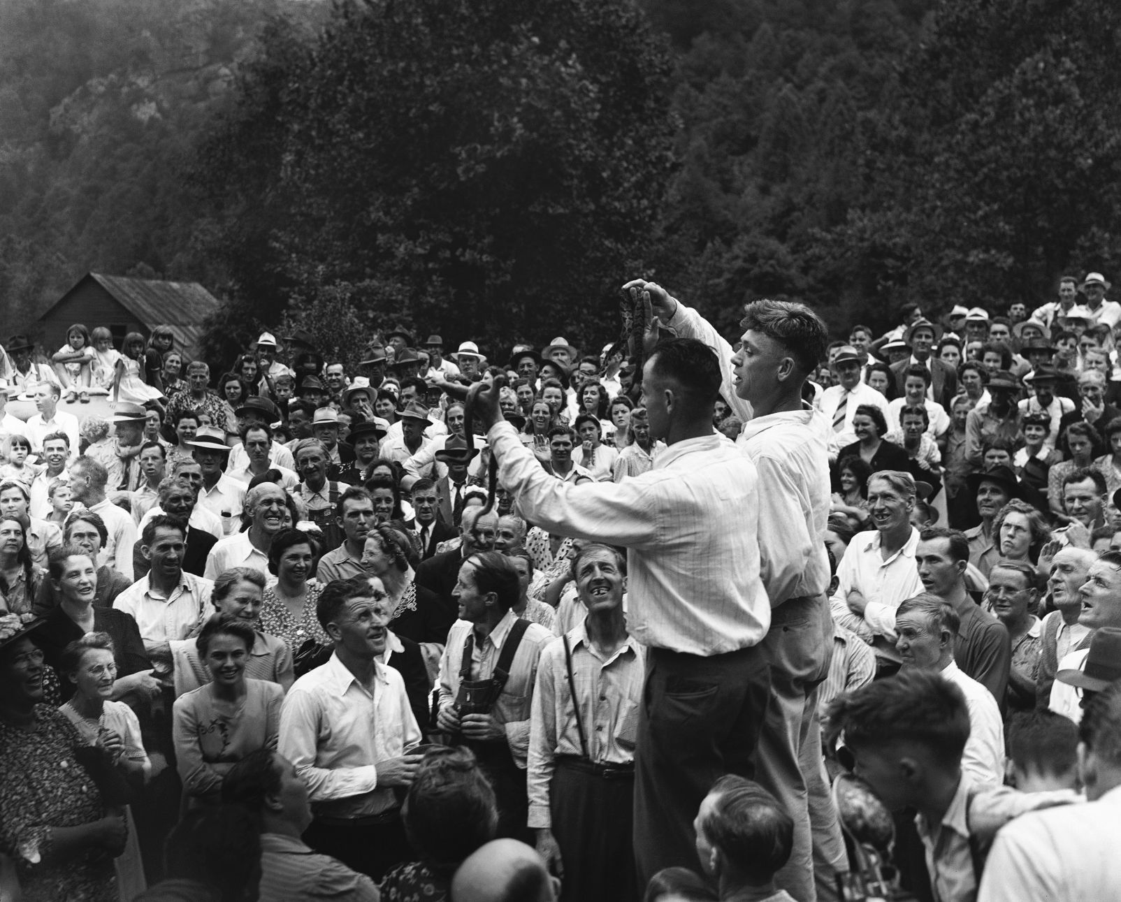 1945: Cults